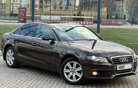 Продам audi a4 b8, 2012 года выпуска, объем двигателя 1.8 tfsi 160 л. с, автомат, родной пробег 195.... - фотография
