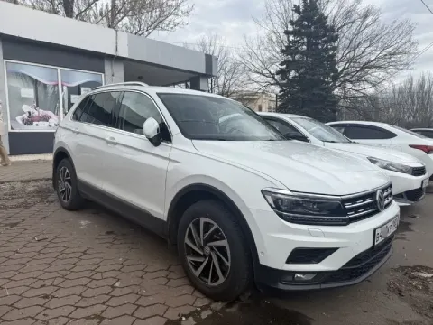 Volkswagen tiguan ll 2018г полный привод мотор 2.0 turbo + 7dsg dq-500 (самая надежная) мощность: 18... - фотография