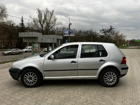 ❗продам volkswagen golf❗ год 2001,мотор 1.6,пробег: 320 000км коробка автомат. мотор после капитальн... - фотография