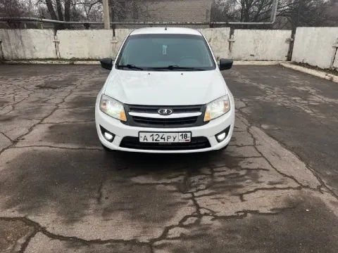 Продам ваз гранда 2016 год хорошая авто магнитола с алисой сигнализация с авто запуском продажа с пе... - фотография