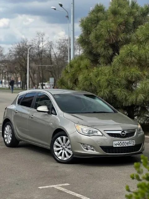 Opel astra j cosmo 1.6 at 2012 г. в авто в идеальном состоянии подтвержденный пробег 136 тыс. км сал... - фотография