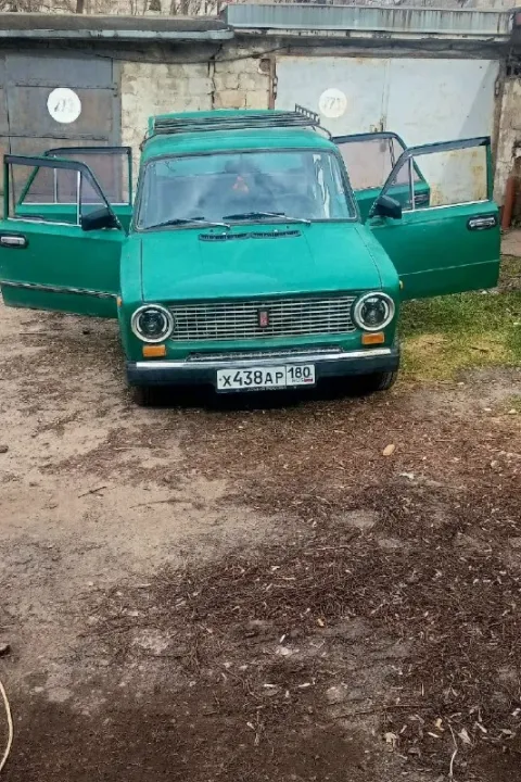 Продам ваз 21011 1976г. на уверенном ходу, все испрано, печка греет, новый моторчик, новый руль, сид... - фотография
