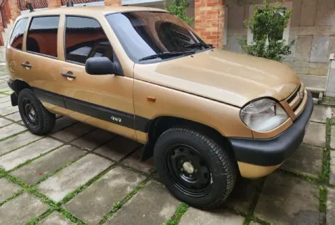 Продаю chevrolet niva 2005г с пробегом 105.000 в отличном состоянии как внешне без гнили рыжиков так... - фотография
