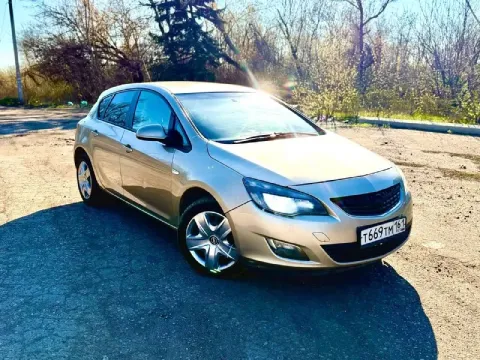 🔥opel astra j🔥 660 тысяч рулей ✅ год выпуска - 2012 ✅ объем двигателя - 1.6 бензин атмосферник ✅ кор... - фотография