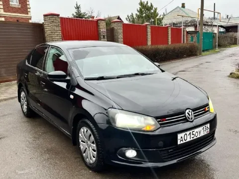 Volkswagen polo 2013 год выпуска коробка автомат aisin двигатель 1.6 комплектация; кондиционер 4 сте... - фотография