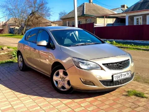 🔥opel astra j🔥 660 тысяч рулей ✅ год выпуска - 2012 ✅ объем двигателя - 1.6 бензин атмосферник ✅ кор... - фотография