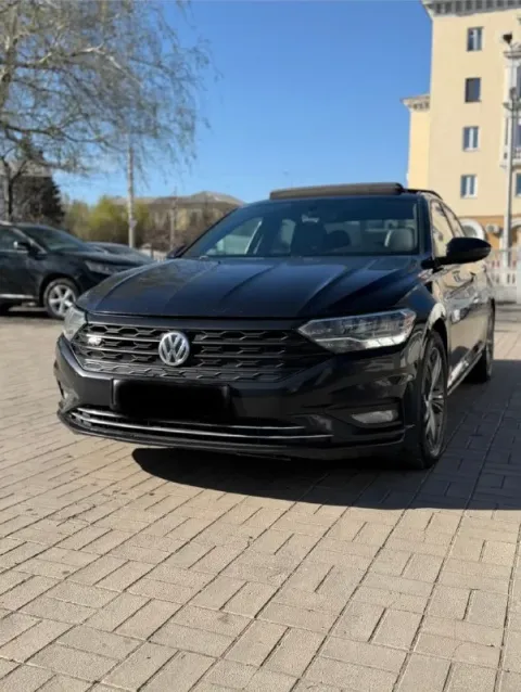 Продам volkswagen jetta r-line 2020 год ❤️ 1.4 t 8-ст aisin пробег 71.000 белый кожаный салон 2-х зо... - фотография