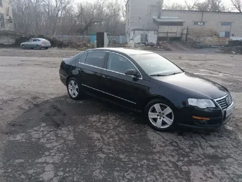 Продам volkswagen passat b6. 2.0 турбо. пробег 172000. комплектация: мультируль, литые диски, электр... - фотография