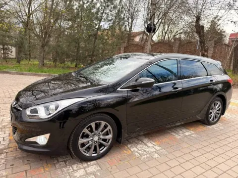 Продам hyundai i40 2015 год 2.0 бензин коробка передач автомат пробег 177.000тыс км родной машина в... - фотография