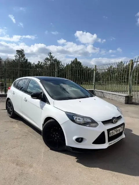 Продаю ford focus 2014-го года. пробег - 131 000! один владелец! автомат мотор 2,0 литра. из функций... - фотография