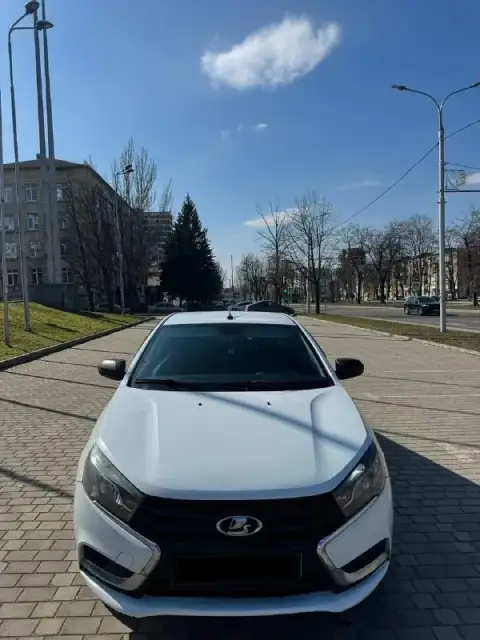 Срочно продам/обмен весту(vesta) 2016год, 1.6 16кл механика, эур, кондиционер, abs, esp, подогревы с... - фотография
