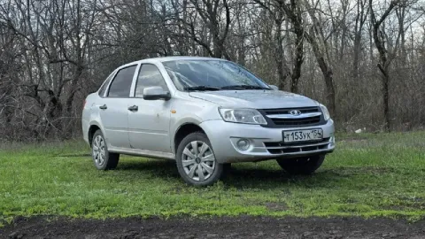 Продам ваз гранта ( ваз granta), 2013г. в. , автомобиль рабочий вариант, каждый день на ходу, по лкп... - фотография