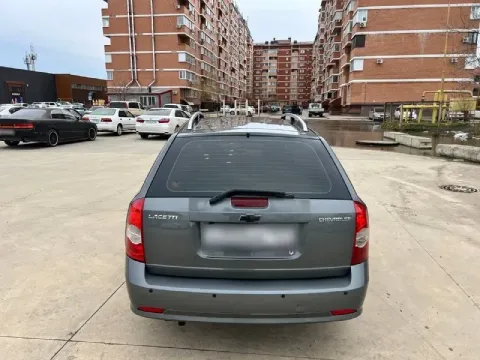 Продам chevrolet lacetti 2010 год. Мотор 1.6 механика. Без дтп. Весь в родном окрасе! Фары, капот, б... - фотография