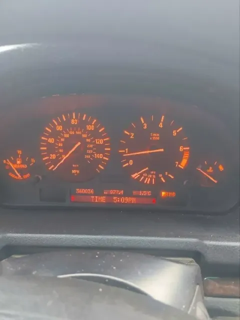 Продам автомобиль bmw x5 (e53), который до сих пор не устарел. приятные дизайнерские линии, агрессив... - фотография