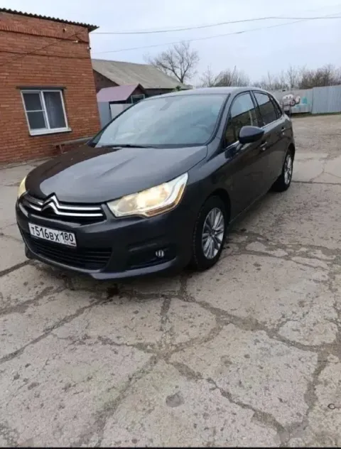 Продам citroen с4, хэтчбек 2012г. 🏁пробег: 205000 💸цена: договорная двигатель 1.6 120 л. с. , бензин... - фотография