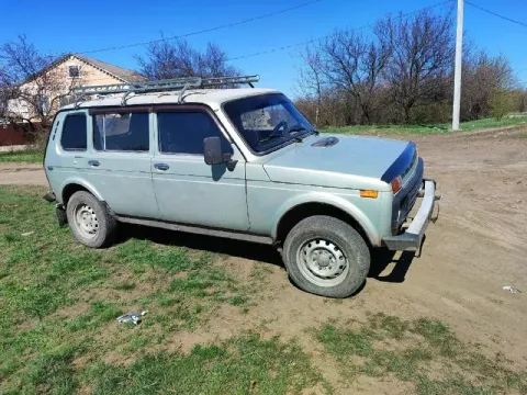 Продам- нива 2000год(карб)есть -290тыс +торг, по машине много чего сделано и заменено (ходовая часть... - фотография