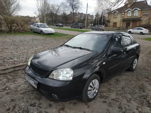 Продаю шевроле лачетти 2008 год мотор 1.6 пробег 300 км на полном ходу мотор масло не ест кпп в норм... - фотография