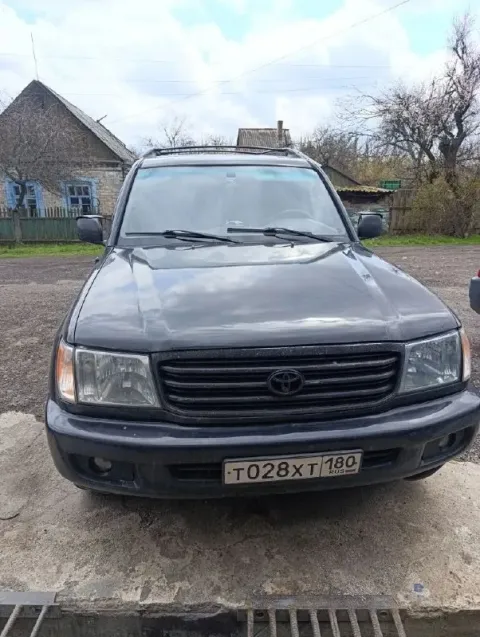 Продам toyota land cruiser 100 собственник с переоформлением авто после дтп, пострадали двери и задн... - фотография