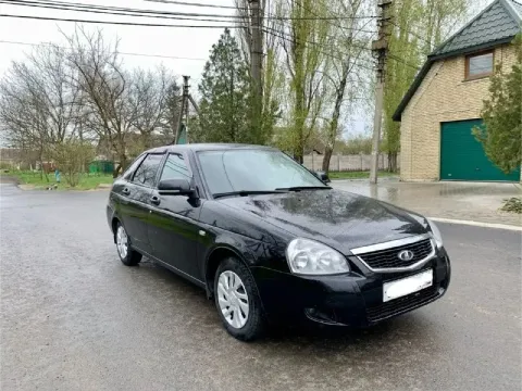 Доброго времени суток. продам lada priora 2009г 16кл двигатель работает отлично масло не жрет. короб... - фотография