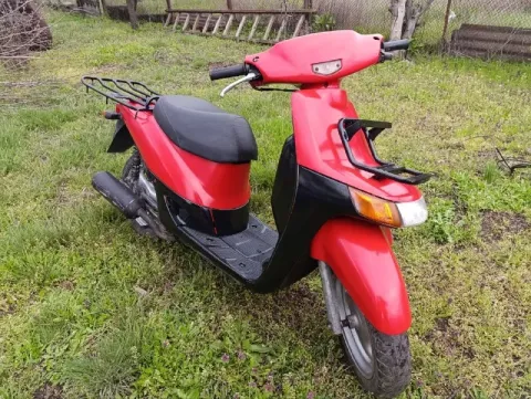 Продам -скутер honda topic на полном ходу двигатель работает хорошо пластик весь целый документы в п... - фотография