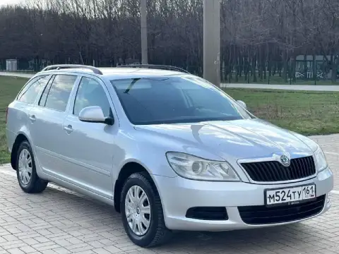 🔥Skoda octavia 🔥
В шикарном состоянии!
✅Куплена в салоне в 2011г
✅Кузов универсал
✅Мотор 1.6
✅Бензин... - фотография