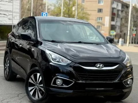 Hyundai ix35 2014 рестайлинг двигатель 2.0 бензин коробка обычный автомат пробег 153000 родной автом... - фотография