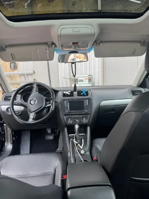 Продам volkswagen jetta 2017 года 1.4 турбо 104000 км пробег состояние отличное, работает ровно, мас... - фотография