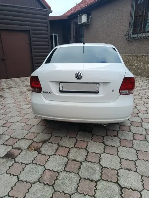 Продам volkswagen polo год 2013 пробег 158тыс двигатель 1.6 кпп механика автомобиль в отличном состо... - фотография