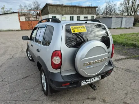 Продаётся chevrolet нива 2010 год выпуска. собственник. пробег 115000 км. гаражное хранение. без дтп... - фотография
