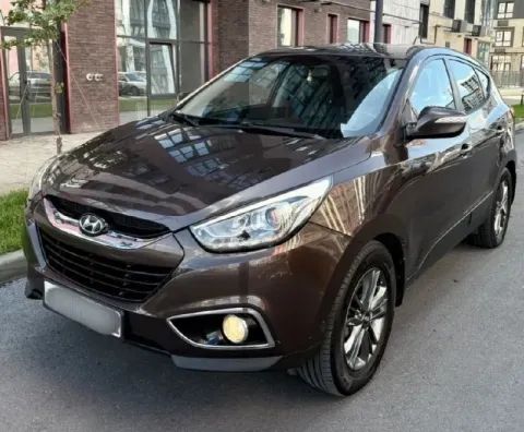 Продам hyundai ix35 2015г в кузове рестайлинг. в отличном состоянии. двигатель 2.0.бензин. пробег 19... - фотография