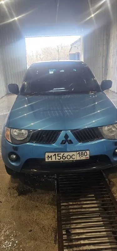 Здравствуйте продаётся машина mitsubishi l 200, 2008 года. 2,5 дизель. машина в хорошем состояние. х... - фотография