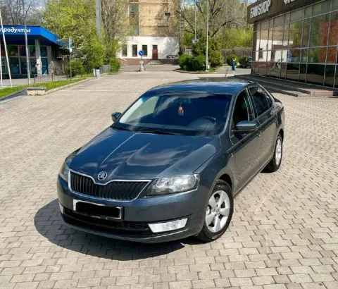 Skoda rapid без окрасов ! все стекла родные ! год 2015г кузов лифтбек мотор 1.6 бензиновый мрi (атмо... - фотография