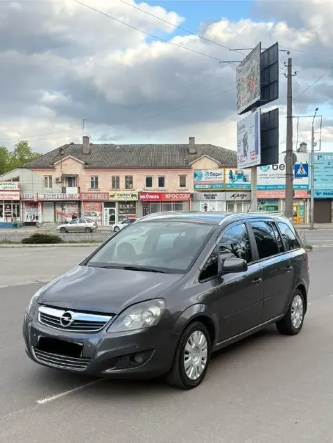 Продаю opel зафира opel zafira 2013 года рестайлинг 7_ми местная мотор 1.8 коробка автомат as in кла... - фотография