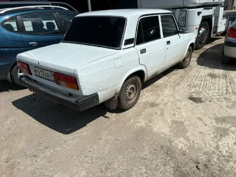 Продам ваз 2105. 2007 г. 1.5 инжектор. не гнилая. мотор коробка и подвеска откапиталена до идеала. е... - фотография