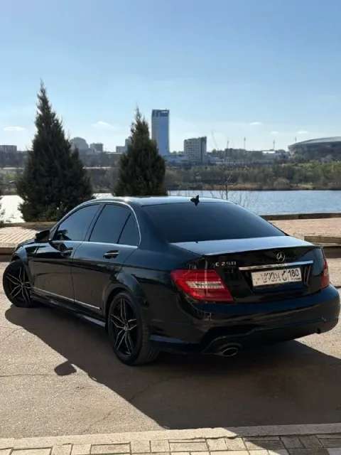 Mercеdеs-вenz c250, w204 2014 гoд 1.8л турбо 204 л. с. пpобег 209 000км. комплектация amg+ - kожа/ал... - фотография