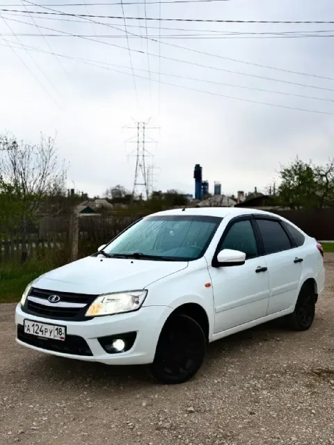 🔥lada granta🔥 цена - 450.000 💰 2017 год выпуска 150.000 родной пробег зеленая автотека описание - ма... - фотография