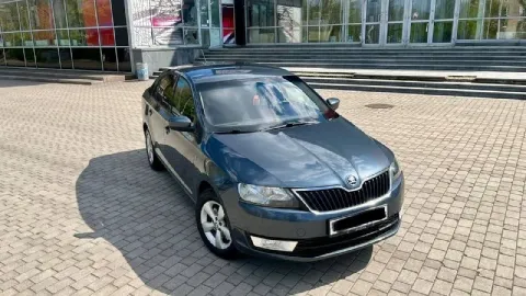 Skoda rapid без окрасов ! все стекла родные ! год 2015г кузов лифтбек # 1.6 бензиновый мрi (атмосфер... - фотография