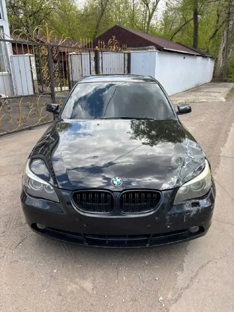 Продам bmw e60 двигатель 2.5 м54, работает тихо, не дымит и не цокотит. коробка автомат, переключает... - фотография