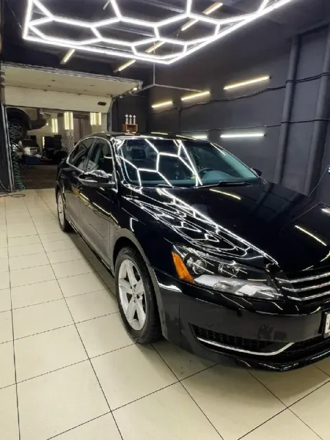 Продам volkswagen passat (usa) 2012 г. в 2.5 состояние автомобиля хорошее, кпп обычный автомат aisin... - фотография
