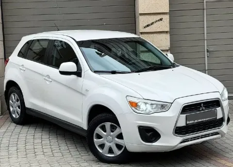 Продам mitsubishi asx рестайлинг год выпуска:2015 объём двигателя:1.6.v16 кпп механическая родной пр... - фотография