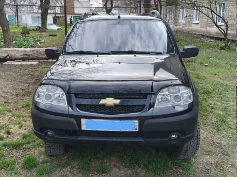 Продаю отличную ухоженную chevrolet нива 2010 г/в с родным пробегом 113000 км комплектация с кондици... - фотография