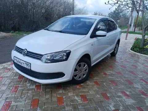 Volkswagen polo 1,6 2014г. в, мех. 5ст. кпп. в хорошем состоянии, оригинальный пробег 170т. км. конд... - фотография