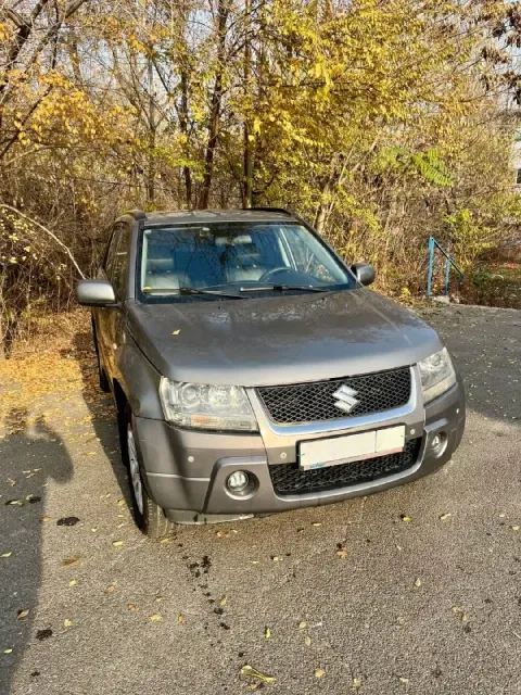 Продам suzuki grand vitara 2006 г. в. 2.0 автомат, полный привод пробег 297 тысяч двигатель в норме,... - фотография
