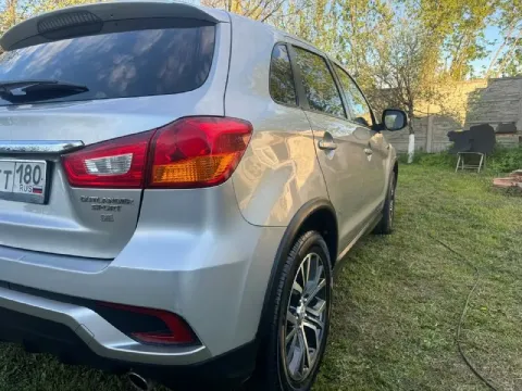 Продам mitsubishi asx 2018г 2л вариатор авто обслуженное, работает всё, ходовка без посторонних звук... - фотография