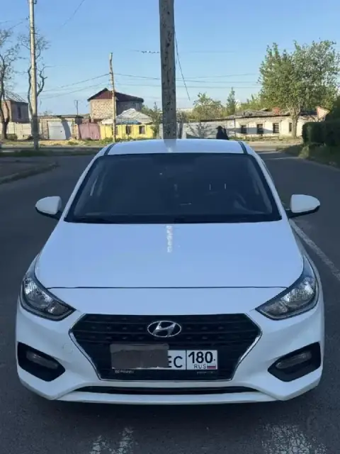Продаю hyundai solaris 2019 года. Пробег 107 000 тыс. Км. Семейный автомобиль. Масло меняется каждые... - фотография
