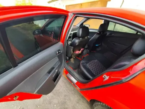 Продам оpel astra h 2007! двигатель 1,6. машина обслуживалисась только в сервисе, ходовая на отлично... - фотография