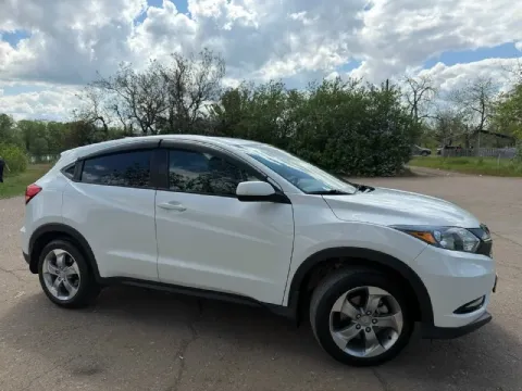 В продаже один из самых надежных автомобилей, компактный кроссовер honda hr-v, 2017 год, родной проб... - фотография