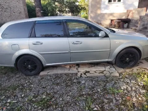 Продам chevrolet лачетти универсал 2006 г. Бензин. 1.6., пробег 290.за время владения заменил клапан... - фотография