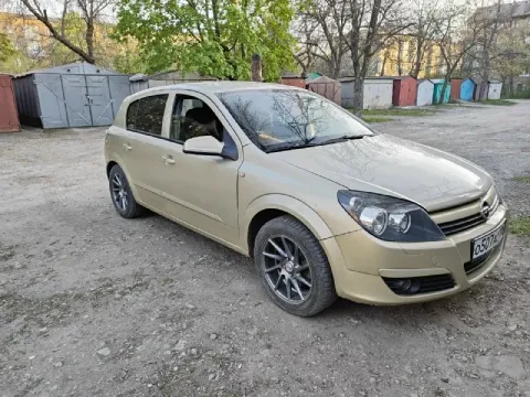Продам opel astra h 2005год выпуска. мотор 1.6 был капитальный ремонт двигателя на 245км. сейчас 292... - фотография