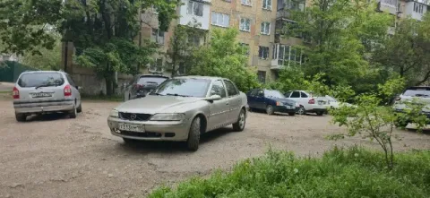 Opel vectra b 1999 г. механика 1.6 на полном ходу. цена 125 000 р. с номерами +20 000 р. собственник... - фотография